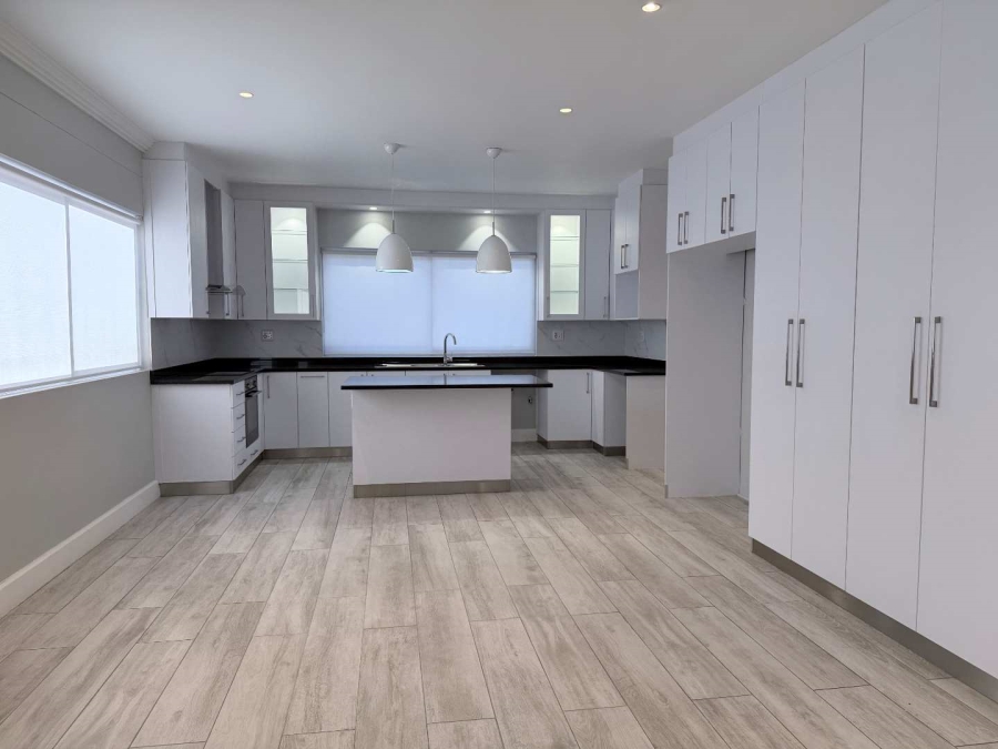To Let 2 Bedroom Property for Rent in Oakdale Western Cape
